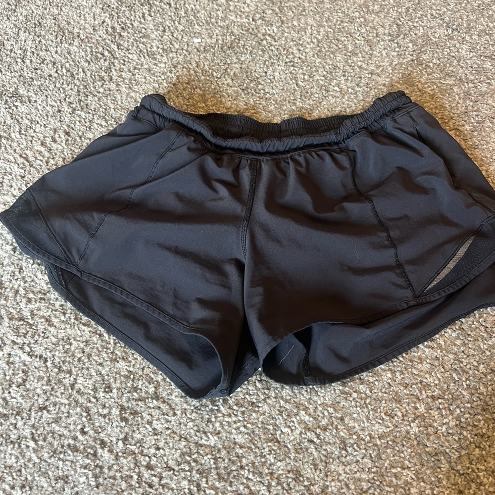 Lululemon hotty hot shorts size 6 4” inseam
